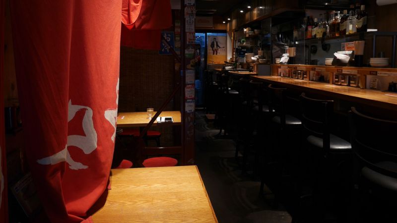 Tokyo ramen shop bans customers from using their phones while eating